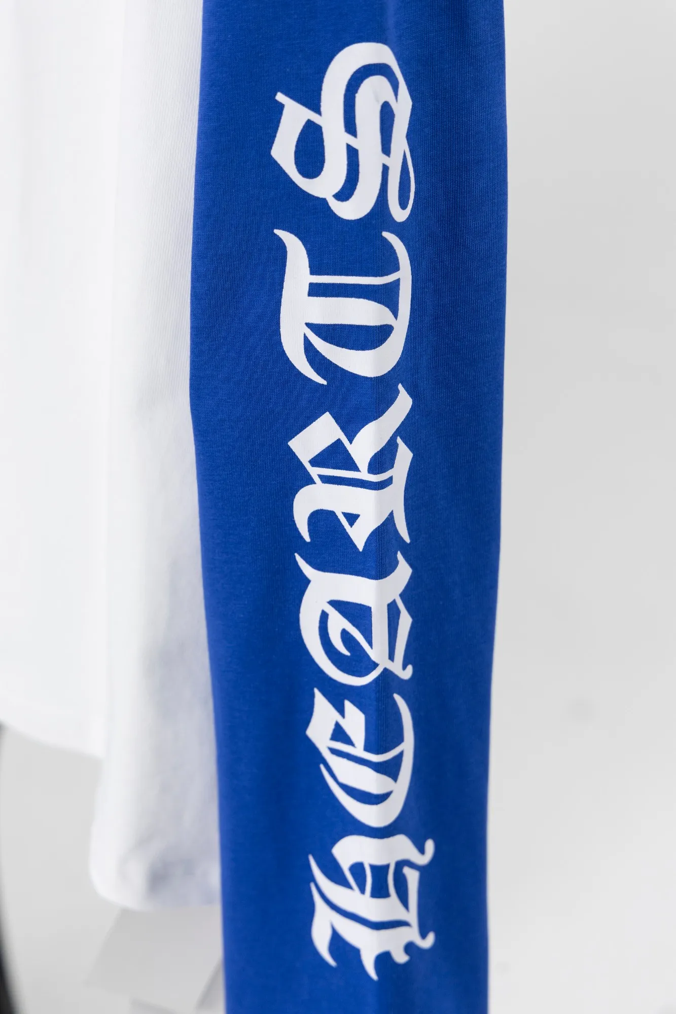 P150 Style #k01 Chrome Hearts/Chrome Heart 23ss Sanskrit horseshoe stitching printed popular long-sleeved T-shirt 260g 70 pure cotton double yarn, skin-friendly, comfortable, soft and breathable, matching thread, long-term washing without deformation Color: white black white blue -Size: S M L XL